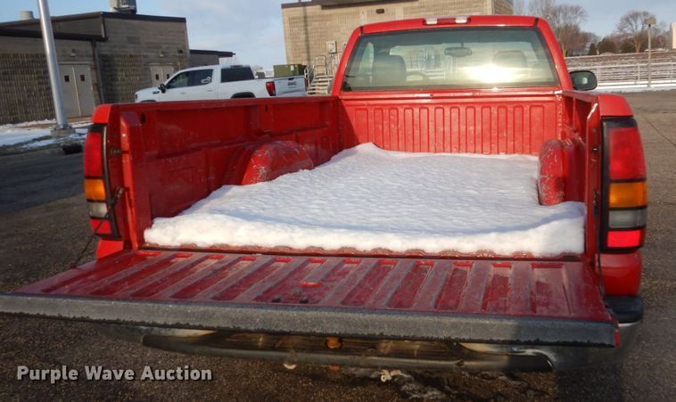 image for item FX9080 2004 GMC Sierra 1500  pickup truck