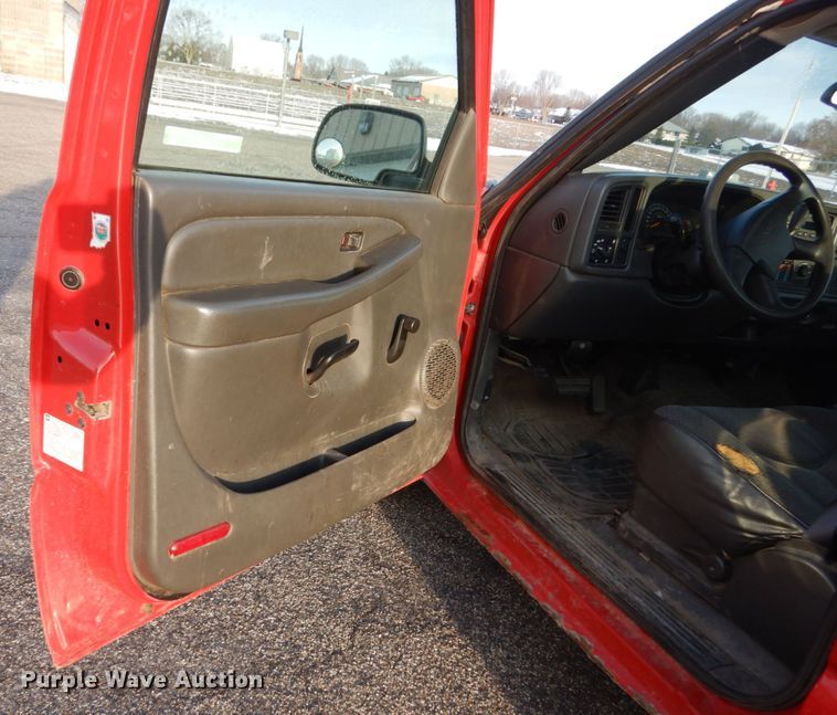 image for item FX9080 2004 GMC Sierra 1500  pickup truck