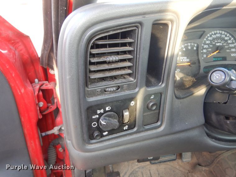 image for item FX9080 2004 GMC Sierra 1500  pickup truck