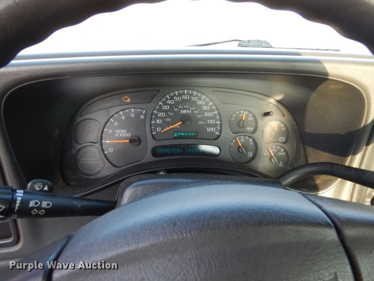 image for item FX9080 2004 GMC Sierra 1500  pickup truck