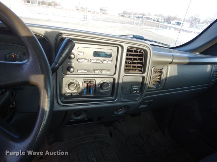 image for item FX9080 2004 GMC Sierra 1500  pickup truck