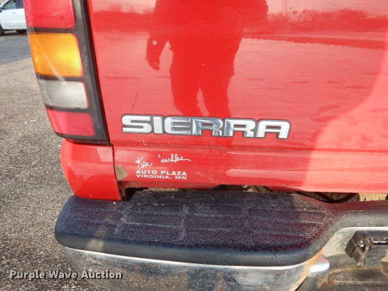 image for item FX9080 2004 GMC Sierra 1500  pickup truck