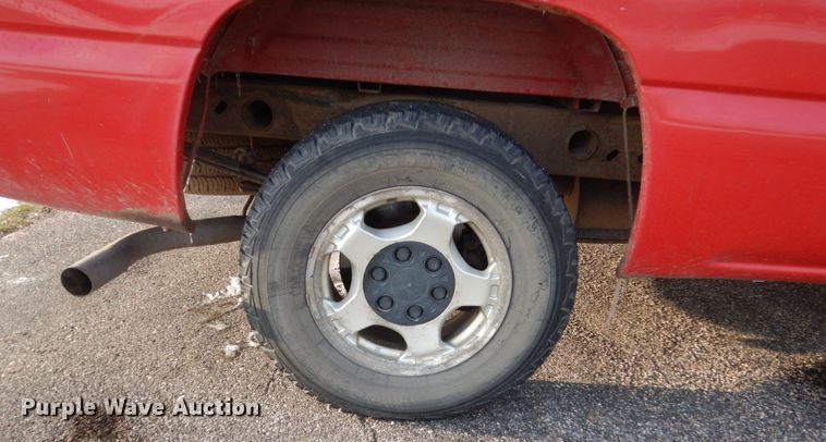 image for item FX9080 2004 GMC Sierra 1500  pickup truck