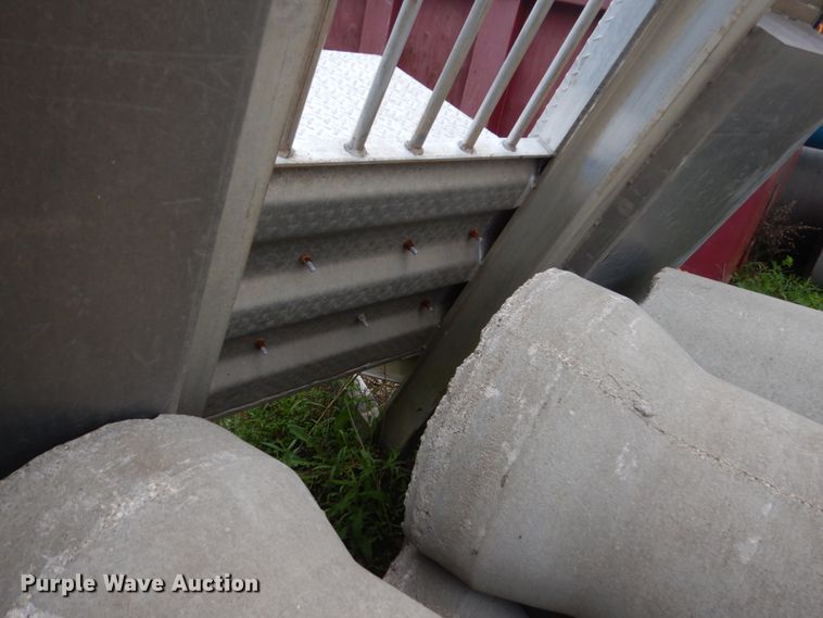 image for item FX9179 Aluminum headache rack