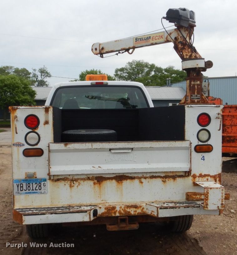 image for item FX9182 2006 Ford F350 Super Duty  SuperCab utility bed pickup truck