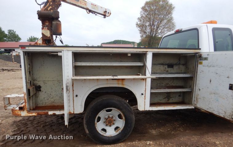 image for item FX9182 2006 Ford F350 Super Duty  SuperCab utility bed pickup truck