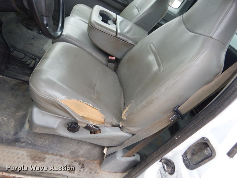 image for item FX9182 2006 Ford F350 Super Duty  SuperCab utility bed pickup truck