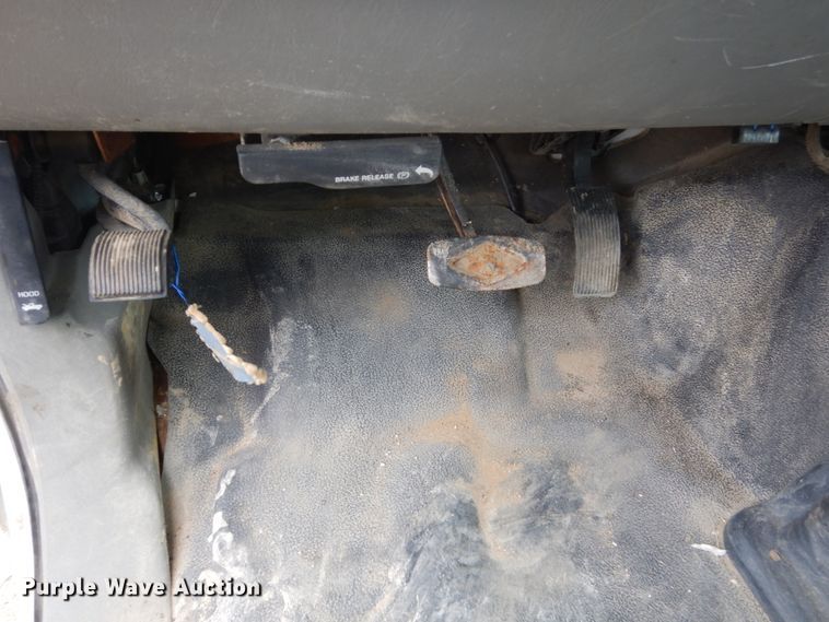 image for item FX9182 2006 Ford F350 Super Duty  SuperCab utility bed pickup truck