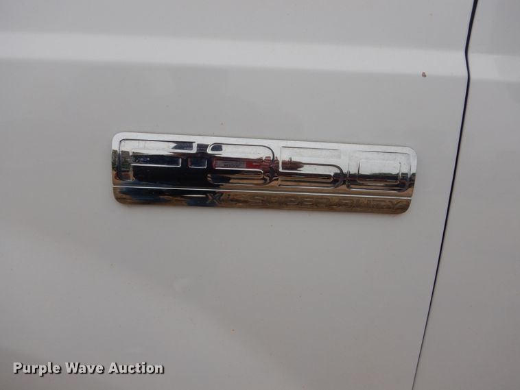 image for item FX9182 2006 Ford F350 Super Duty  SuperCab utility bed pickup truck