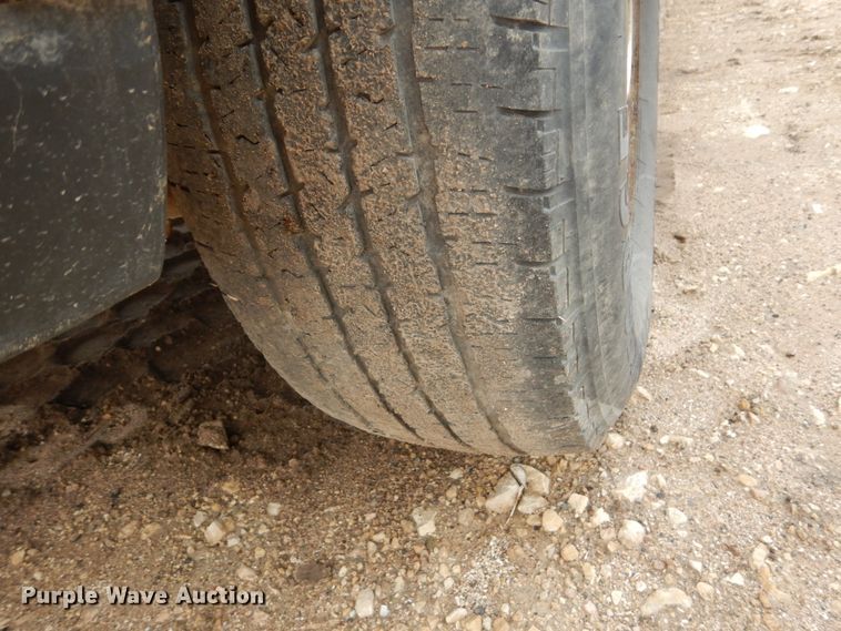 image for item FX9182 2006 Ford F350 Super Duty  SuperCab utility bed pickup truck