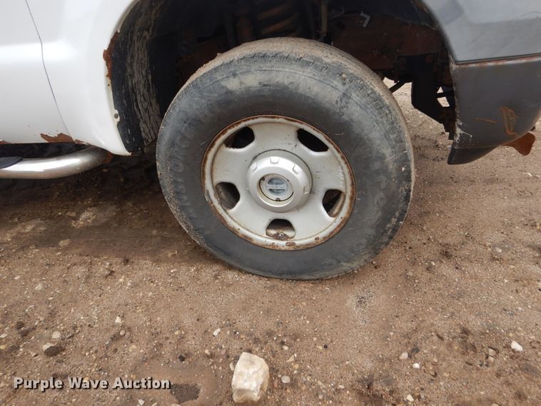 image for item FX9182 2006 Ford F350 Super Duty  SuperCab utility bed pickup truck