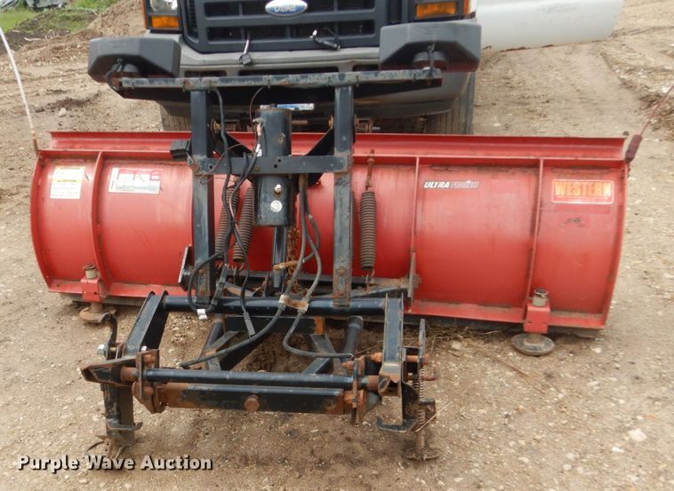 image for item FX9182 2006 Ford F350 Super Duty  SuperCab utility bed pickup truck