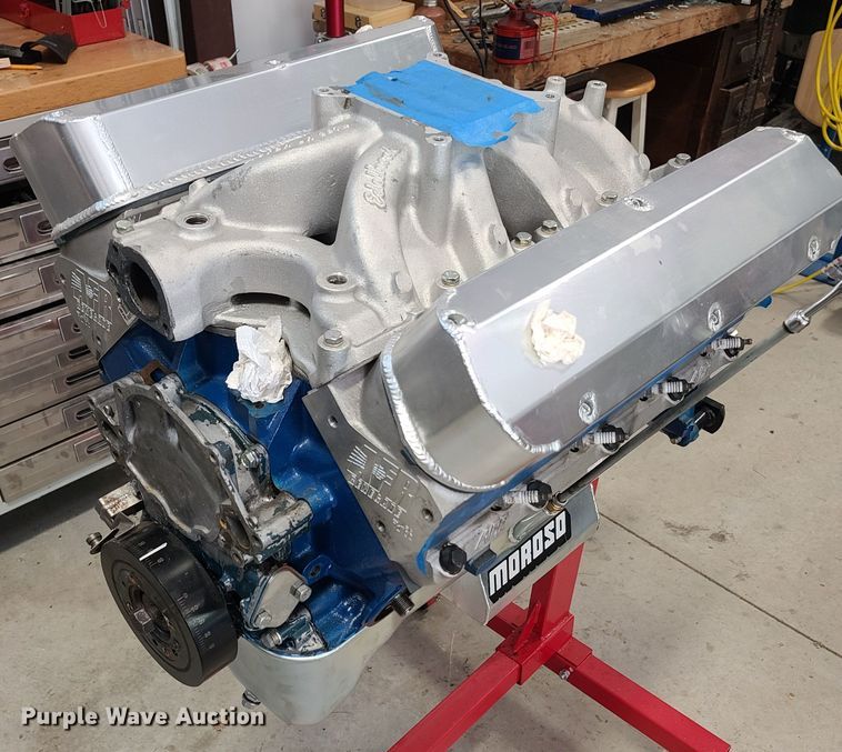 Ford 351W/408 engine in Lawrence, KS | Item FY9131 sold | Purple Wave