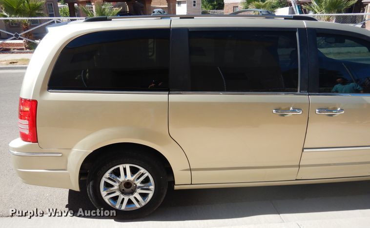 image for item GE9451 2010 Chrysler Town & Country Limited  van