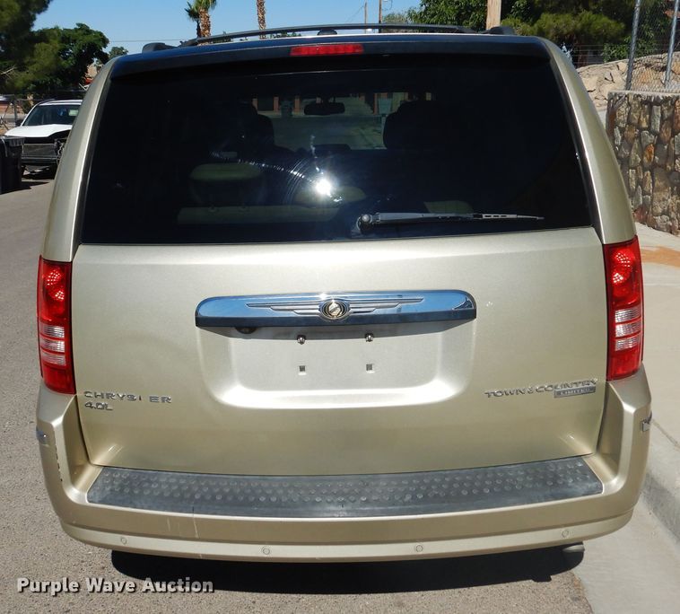 image for item GE9451 2010 Chrysler Town & Country Limited  van