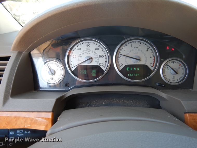 image for item GE9451 2010 Chrysler Town & Country Limited  van