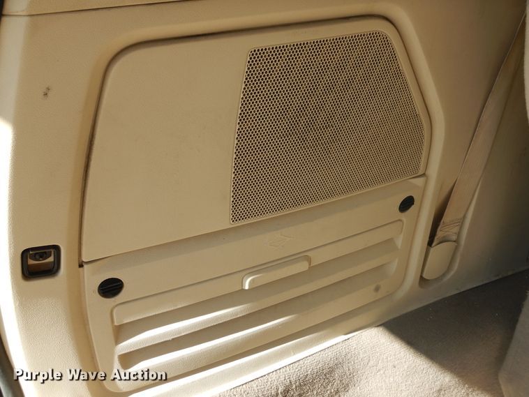 image for item GE9451 2010 Chrysler Town & Country Limited  van