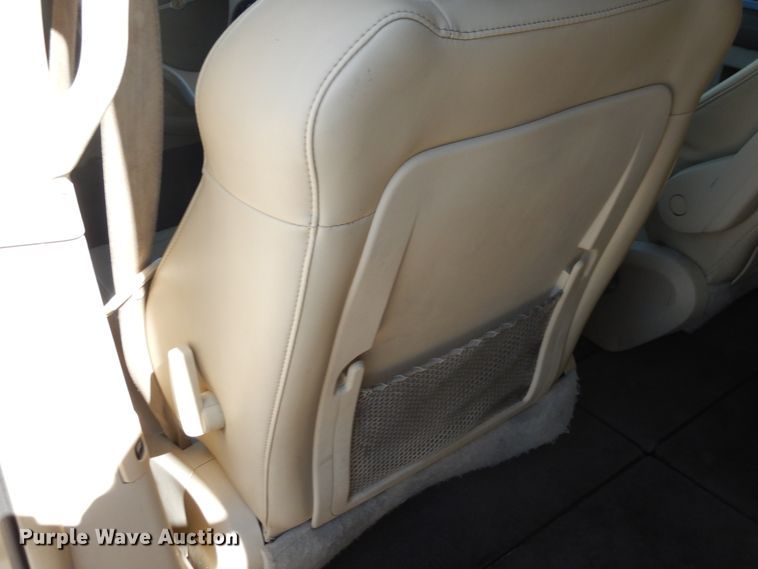 image for item GE9451 2010 Chrysler Town & Country Limited  van