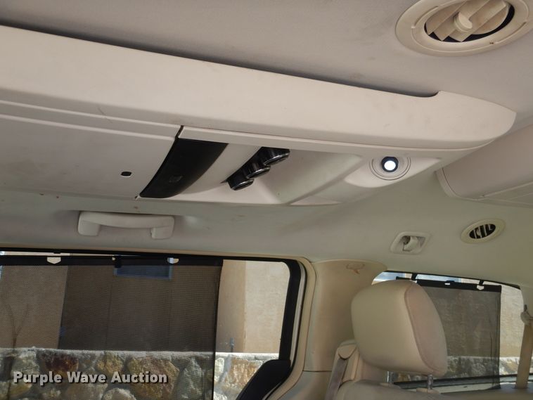 image for item GE9451 2010 Chrysler Town & Country Limited  van