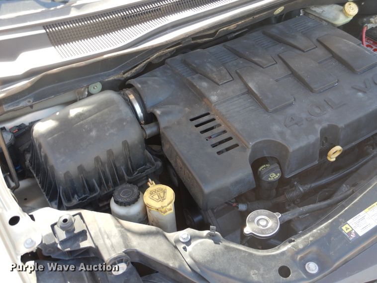 image for item GE9451 2010 Chrysler Town & Country Limited  van