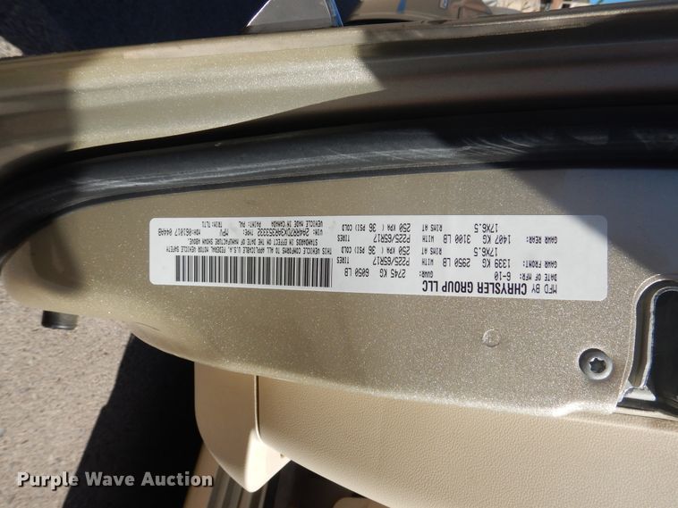 image for item GE9451 2010 Chrysler Town & Country Limited  van