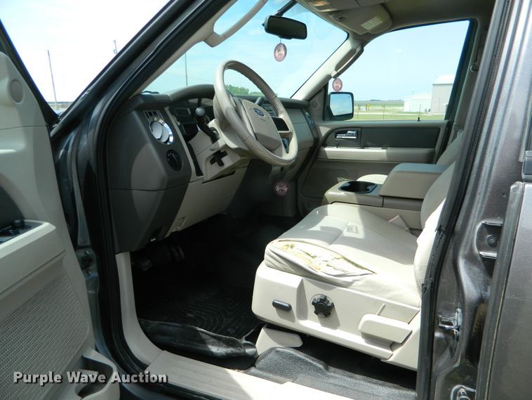 image for item GE9916 2010 Ford Expedition  SUV