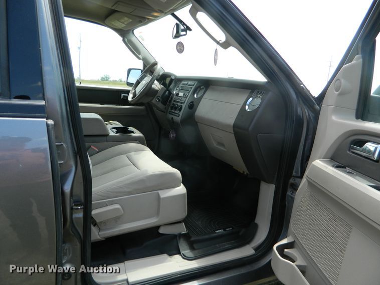 image for item GE9916 2010 Ford Expedition  SUV
