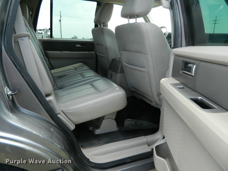 image for item GE9916 2010 Ford Expedition  SUV