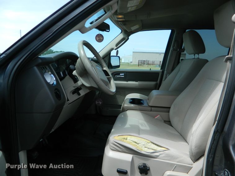 image for item GE9916 2010 Ford Expedition  SUV