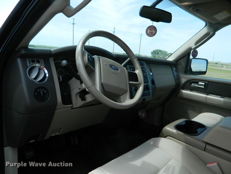 image for item GE9916 2010 Ford Expedition  SUV