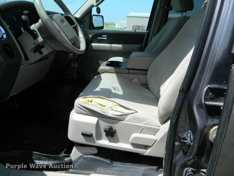 image for item GE9916 2010 Ford Expedition  SUV