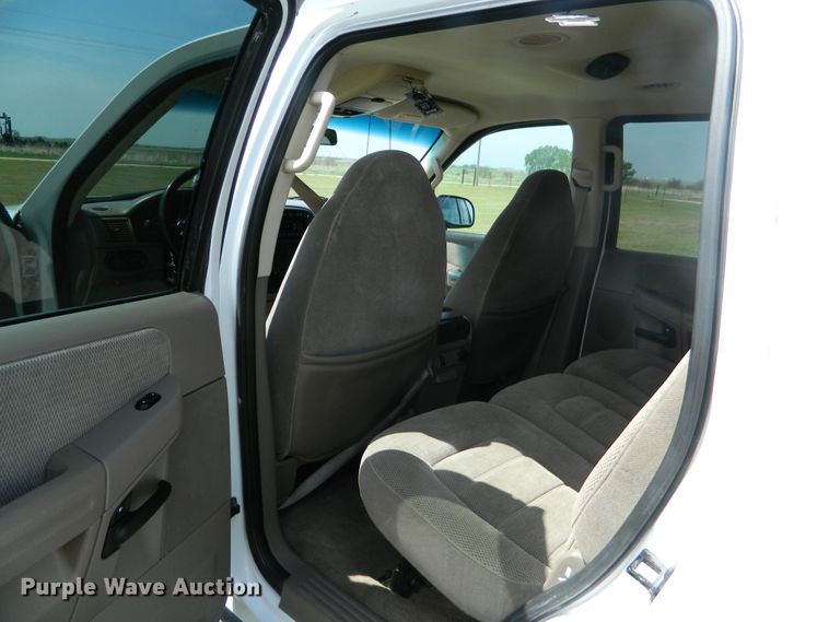 image for item GE9917 2002 Ford Explorer  SUV