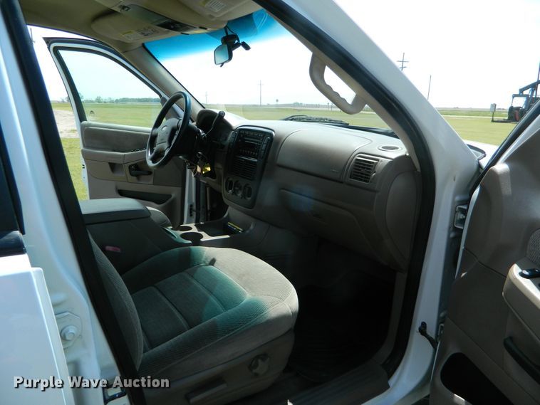 image for item GE9917 2002 Ford Explorer  SUV