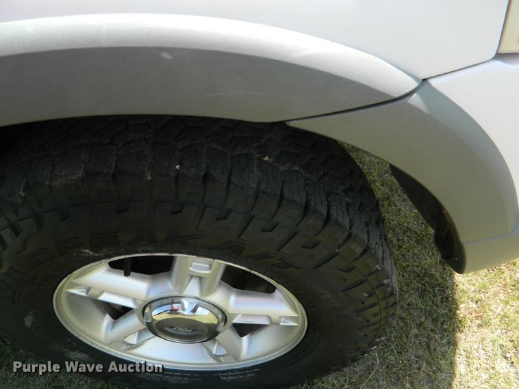 image for item GE9917 2002 Ford Explorer  SUV