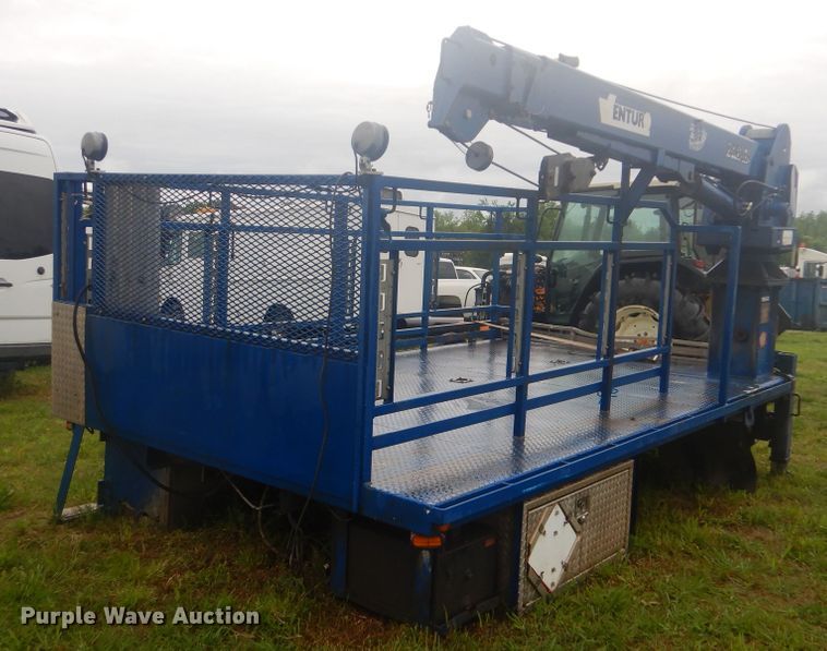 Crane truck bed in Collinsville, OK Item GF9202 sold Purple Wave