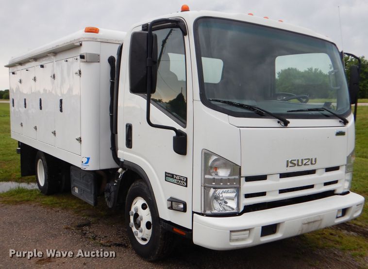image for item GF9211 2013 Isuzu NPR  refrigerated truck