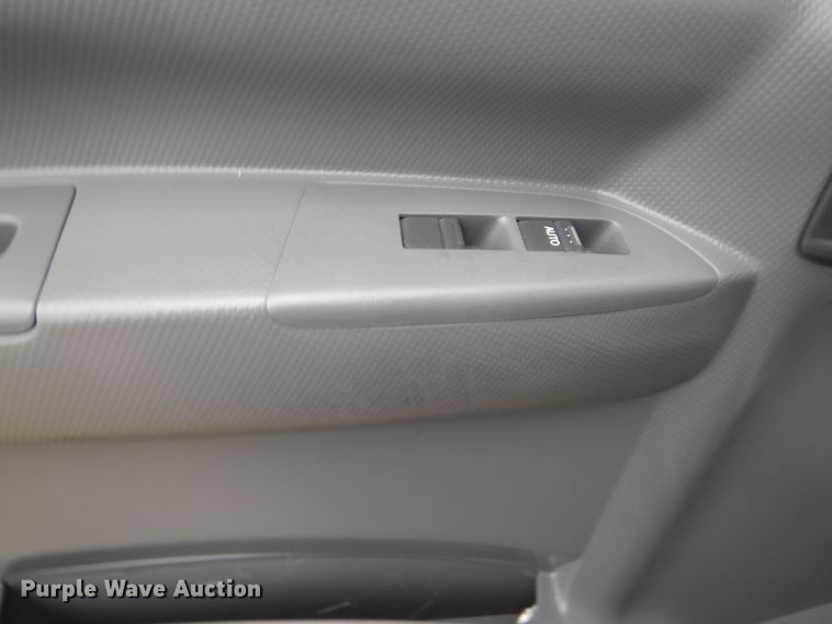 image for item GF9211 2013 Isuzu NPR  refrigerated truck