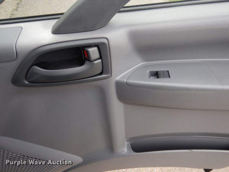 image for item GF9211 2013 Isuzu NPR  refrigerated truck