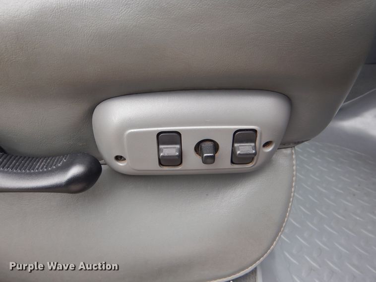 image for item GF9213 2007 Dodge Ram 2500HD  Mega Cab pickup truck