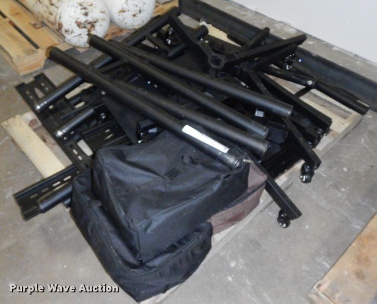 Trade show supplies in Manhattan, KS Item GH9846 sold Purple Wave