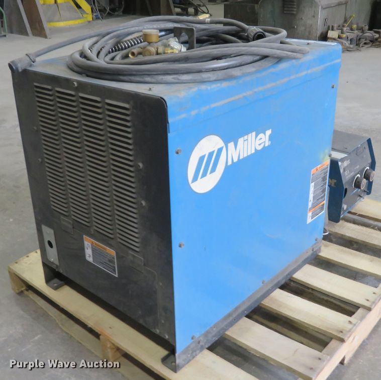 image for item GI9165 Miller Deltaweld 302 mig welder