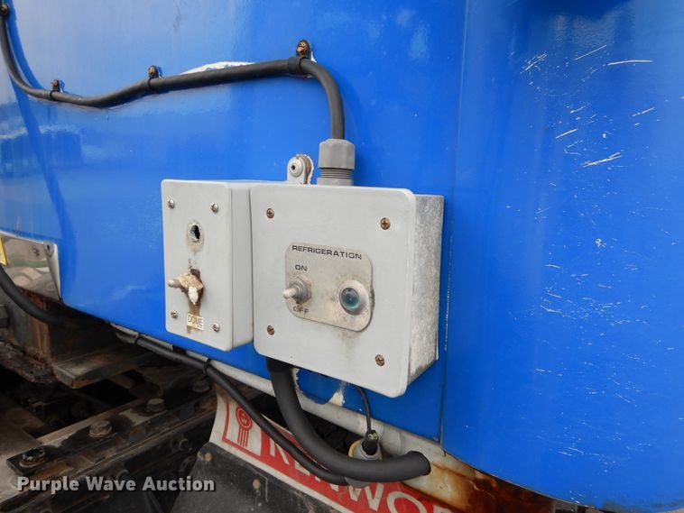 image for item GL9719 2005 Clark refrigerated van trailer