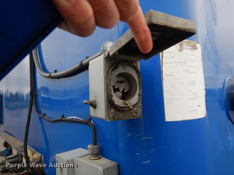 image for item GL9719 2005 Clark refrigerated van trailer