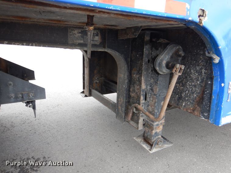 image for item GL9719 2005 Clark refrigerated van trailer