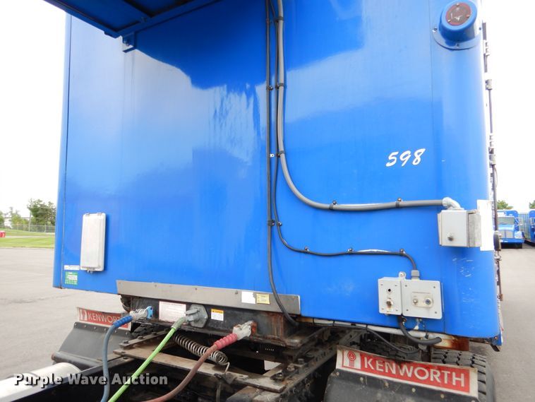 image for item GL9719 2005 Clark refrigerated van trailer