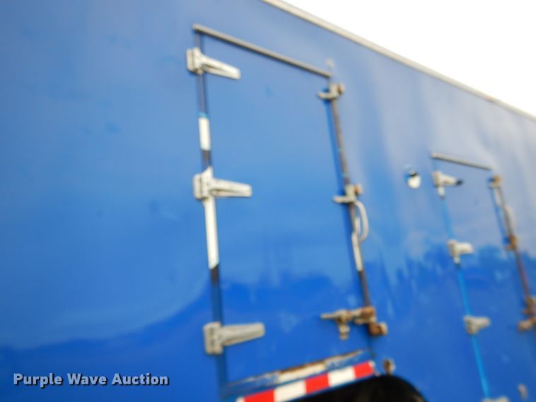 image for item GL9719 2005 Clark refrigerated van trailer