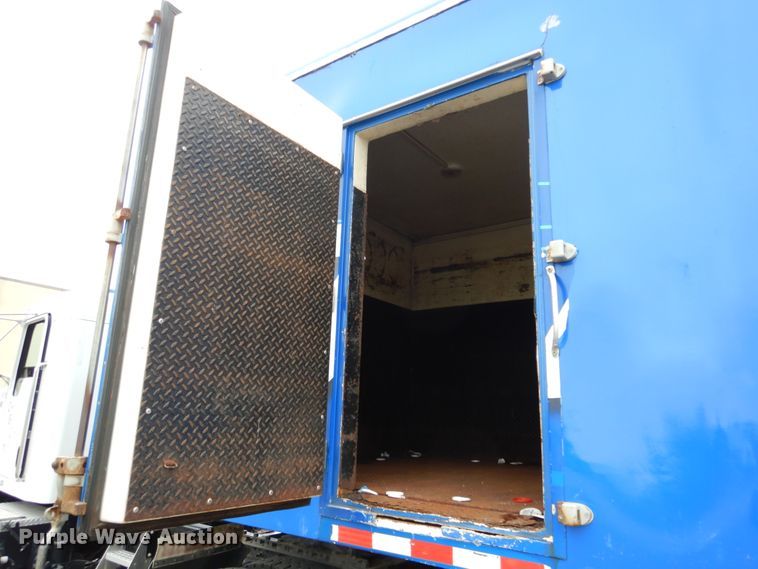 image for item GL9719 2005 Clark refrigerated van trailer