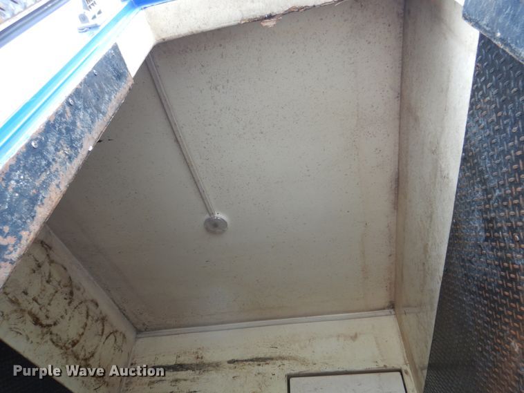 image for item GL9719 2005 Clark refrigerated van trailer