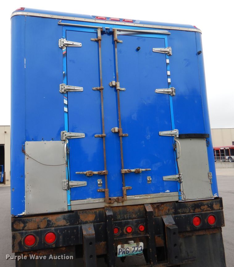 image for item GL9719 2005 Clark refrigerated van trailer