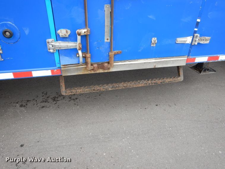 image for item GL9719 2005 Clark refrigerated van trailer